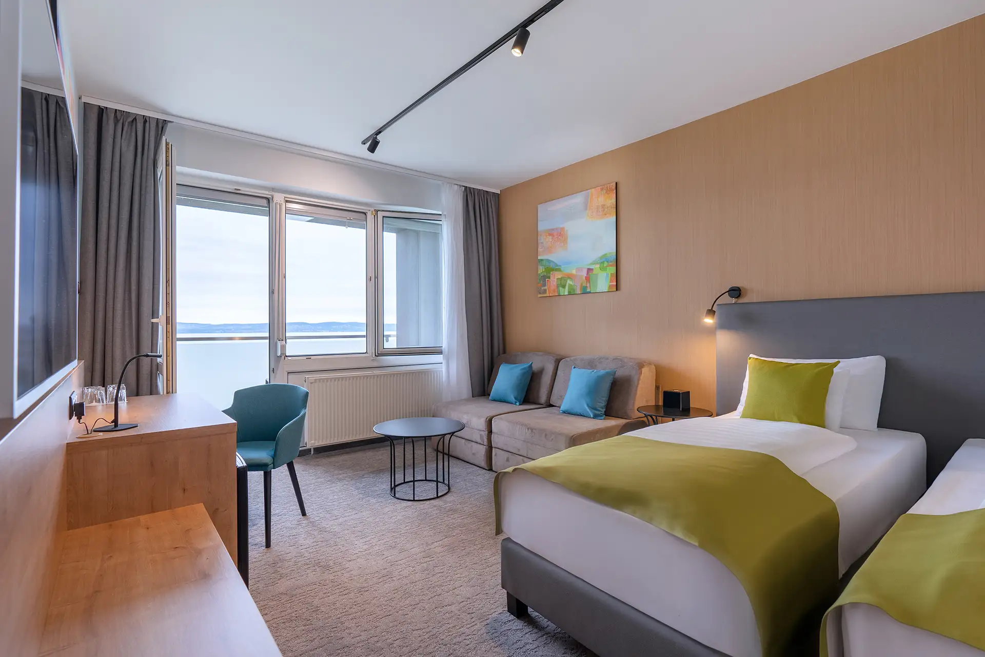 OTP Hotel Balatonszemes Külső Az OTP Hotel Balatonszemes modern külső épülete, ingatlan fotó